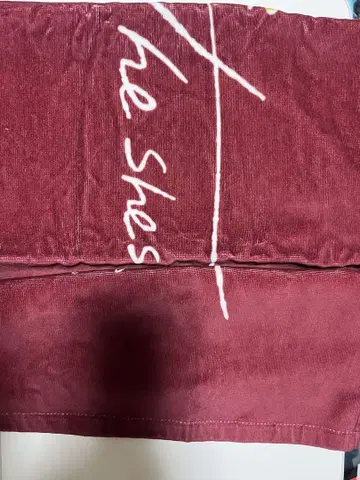 the shes gone 타월 와인 레드