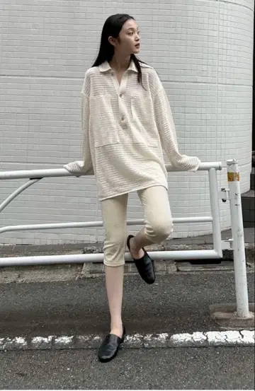 clane 벨로아 피케 셔츠 + 카프리 팬츠