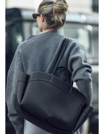 택 포함 새상품 ZARA 맥시 토트백 블랙 색상 완판템
