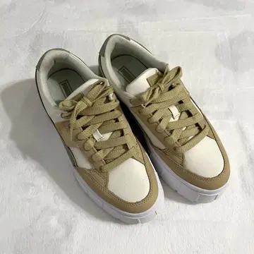 PUMA 통굽 스니커즈
