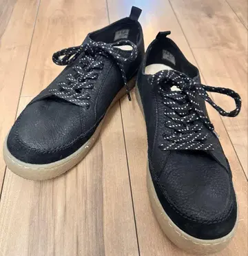 Clarks 블랙 스니커즈