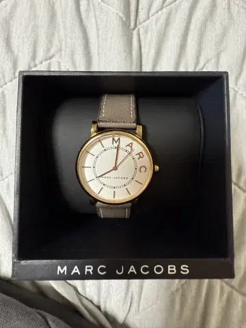 MARC JACOBS 그레이지 손목시계