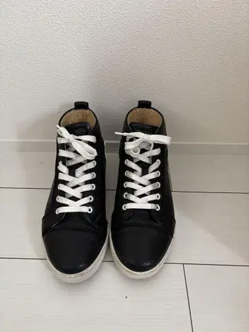 ChristianLouboutin 하이컷 스니커즈