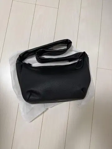 CITY TOKYO 슈링크 가죽 숄더백
