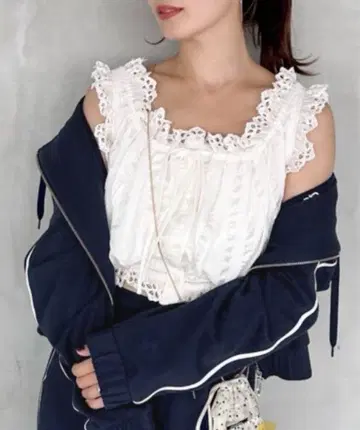 스나이델 snidel 코튼 프릴 블라우스
