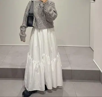 고베 레터스 바이어스 절개 개더 스커트 yui 콜라보