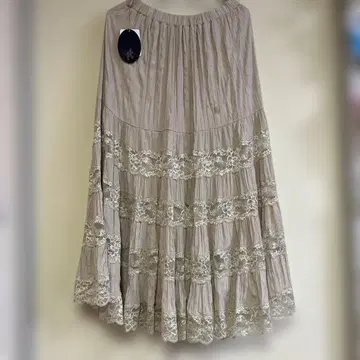 레이스 절개 티어드 롱 스커트