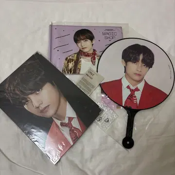 bts 태태 부채 플래그 프리미엄 사진