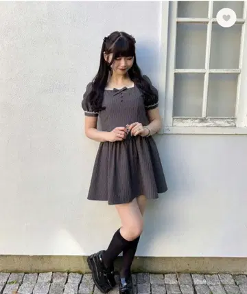 evelyn 스퀘어넥 플레어 OP