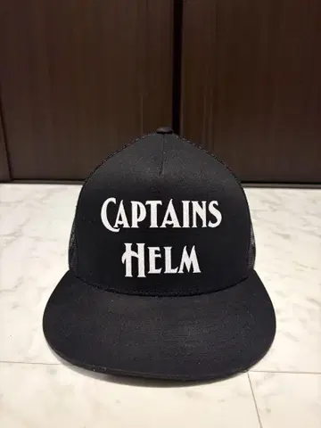 CAPTAINS HELM 트래커 캡 블랙