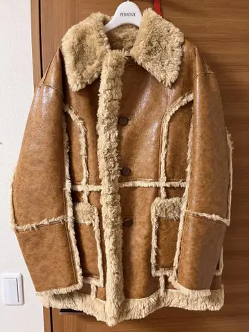 perverze 퍼버즈 무스탕 코트