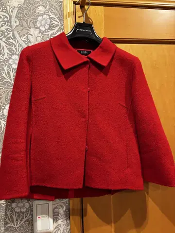 스윙 자켓 카라 부착 레드 양모