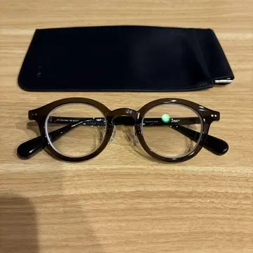 JINS 눈이 작아지지 않는 안경