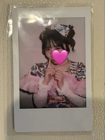쿠리타 나츠카 폴라로이드