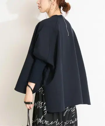 베르메이유 페예나 하드 컴팩트 쭈리 풀오버 블랙