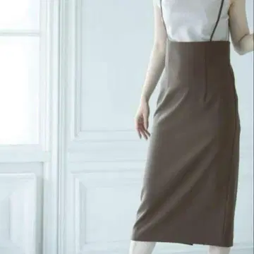 NOBLE 숄더 스트랩 살로펫 스커트
