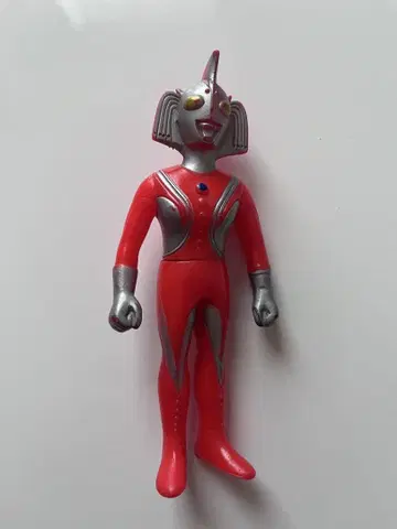 포피 킹자우르스 울트라의 어머니