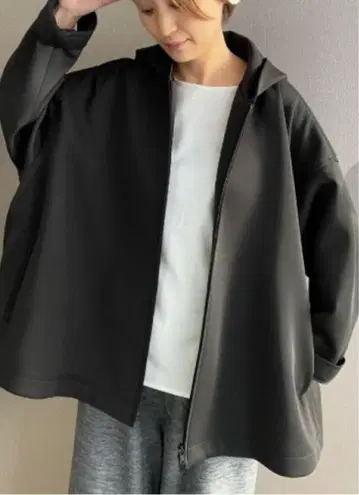 [ 새상품 ] BEARDSLEY 종이상자 숏 후디