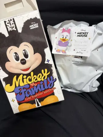 POP MART 미키 패밀리 키체인