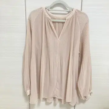 르 쿠르 블랑 플리츠 블라우스