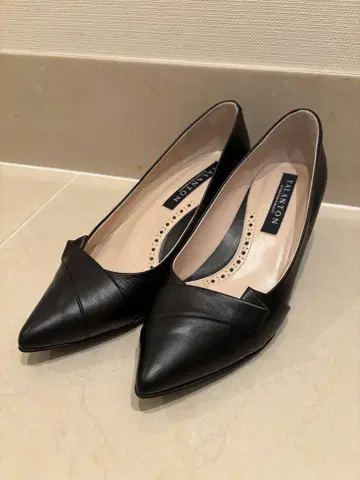 [ 컨디션 최상 ] 다이애나 블랙 스틸레토 펌프스 23.5cm