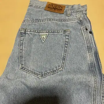 GUESS 스트레이트 레그 데님 라이트 블루
