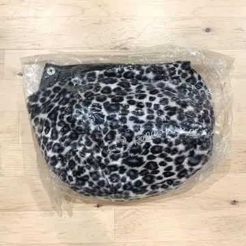 키티 레오파드 무늬 파우치 백