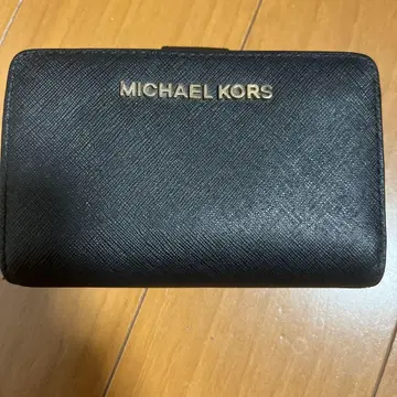 MICHAEL KORS 블랙 접이식 지갑