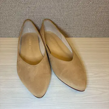 [ 미사용급 ] LE TALON 뾰족코 펌프스 플랫슈즈 23cm