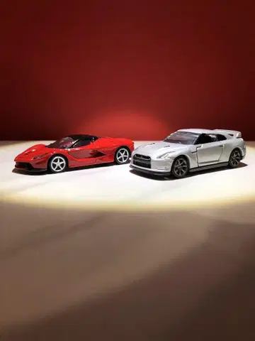 페라리 라페라리와 닛산 GT-R 미니카 세트