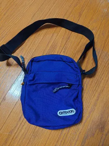 OUTDOOR PRODUCTS 보라색 숄더백