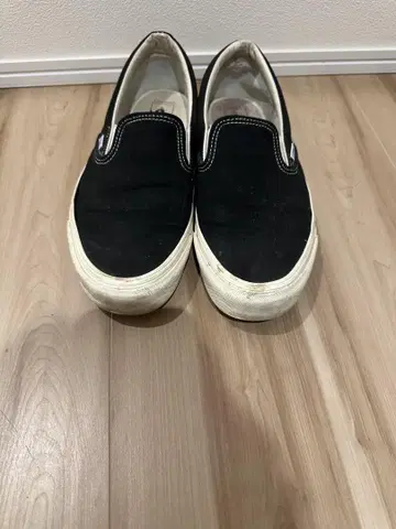 VANS VAULT 블랙 슬립온