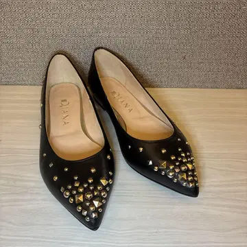 [ 미사용급 ] DIANA 스터드 스틸레토 플랫슈즈 가죽 블랙