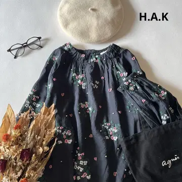 a904* H.A.K 하크 입체 자수 꽃 스모크 블라우스