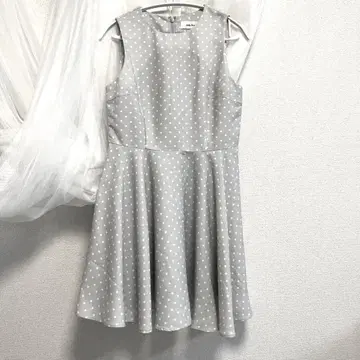 Mila Owen 그레이 도트 무늬 슬리브리스 원피스 사이즈 F