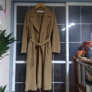 GREED INTERNATIONAL 베이지 스웨이드 롱 코트