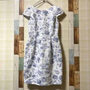 Apuweiser-riche 꽃무늬 타이트 핏 원피스