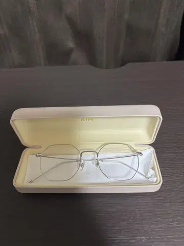 JINS 안경