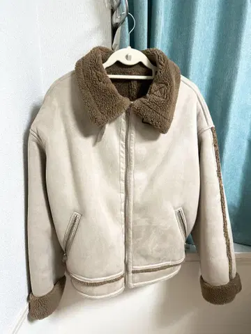 베이지 보아 옷깃 스웨이드풍 자켓