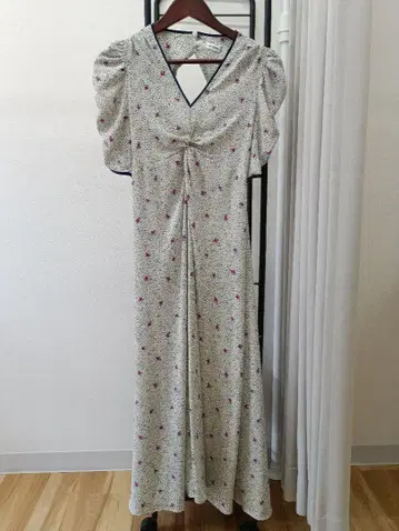 새상품급 Lily Brown 롱 원피스 S 사이즈