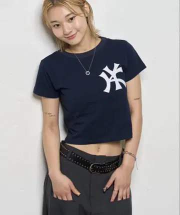 WHO'S WHO gallery 로고 크롭 T셔츠 네이비 XS