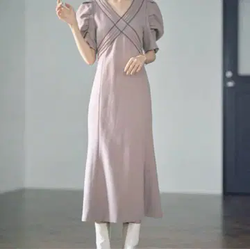 [새상품급] Lily brown 크로스 디자인 머메이드 원피스
