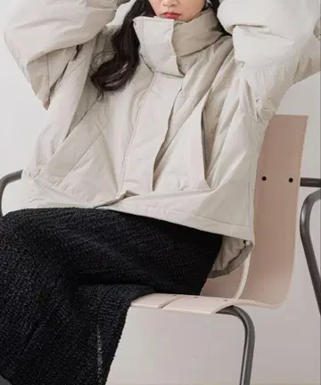 몬스터 숏코트 다운 LOWRYSFARM 아이보리