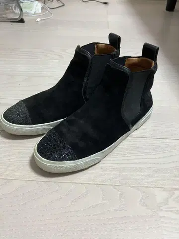 JIMMY CHOO 슬립온 타입 부츠