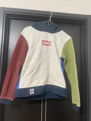 CHUMS 멀티 컬러 후드 부착 후드티