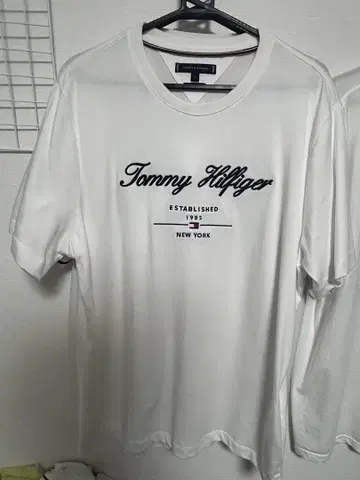 Tommy Hilfiger 화이트 T셔츠 L 사이즈