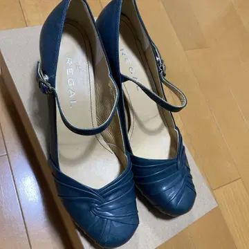 [ 미착용 새상품 ] REGAL 다크 그린 하이힐 23cm
