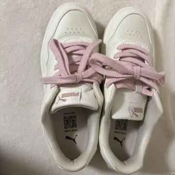 PUMA 화이트/핑크 스니커즈