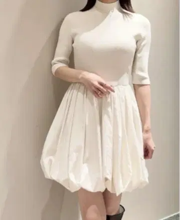 SNIDEL 아이보리 긴팔 플레어 원피스