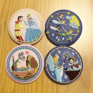디즈니 캐릭터 자수 배지 4개 세트
